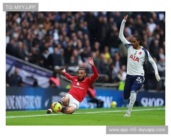 曼联读秒头球绝平热刺戏剧收尾全场沸腾，热刺曼联视频