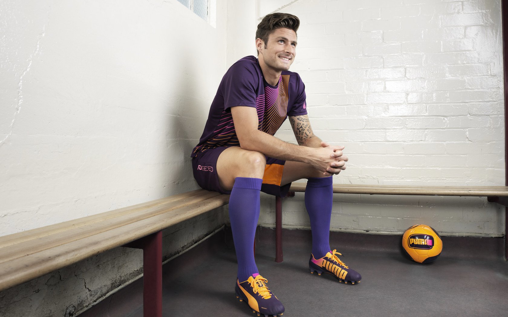 Leyu Sport登录入口-“短柄墙球：高新区全民健身馆赛场，战术布局与精准出击的完美结合”